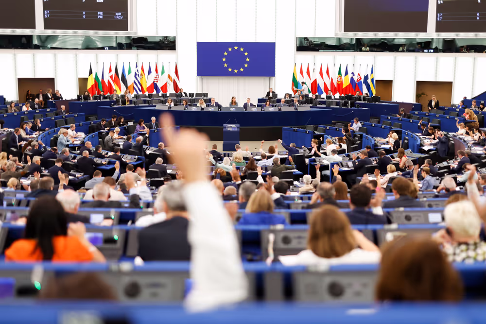 Victorie importantă în Parlamentul European pentru cei care călătoresc cu avionul