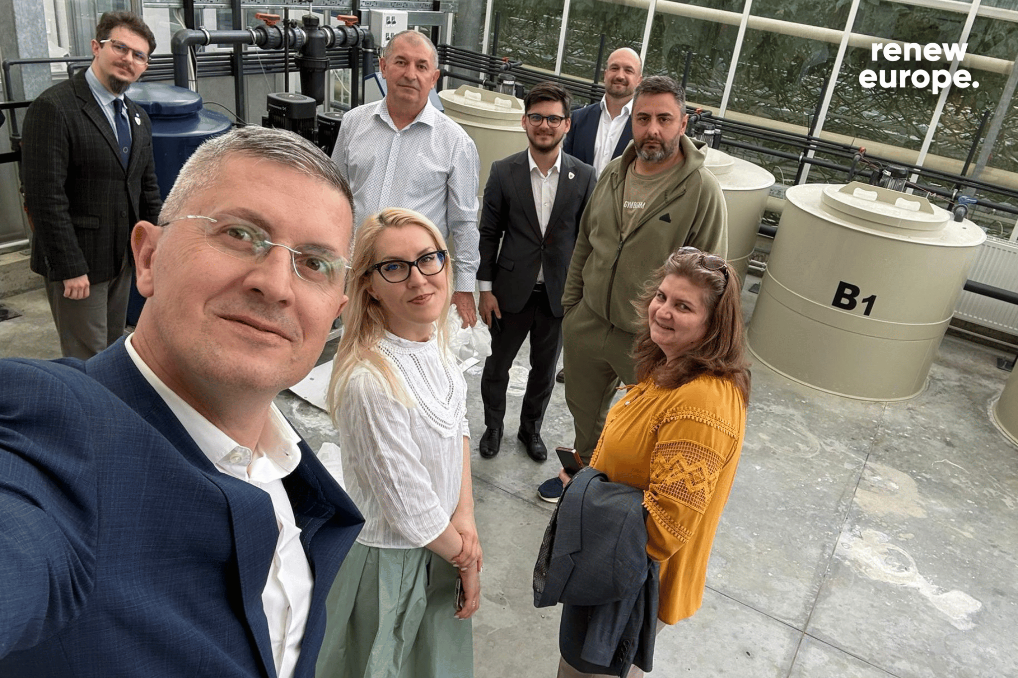Roșii românești gustoase, cultivate cu fonduri europene în comuna Căpușu Mare, ajung pe rafturile supermarketurilor tot anul.