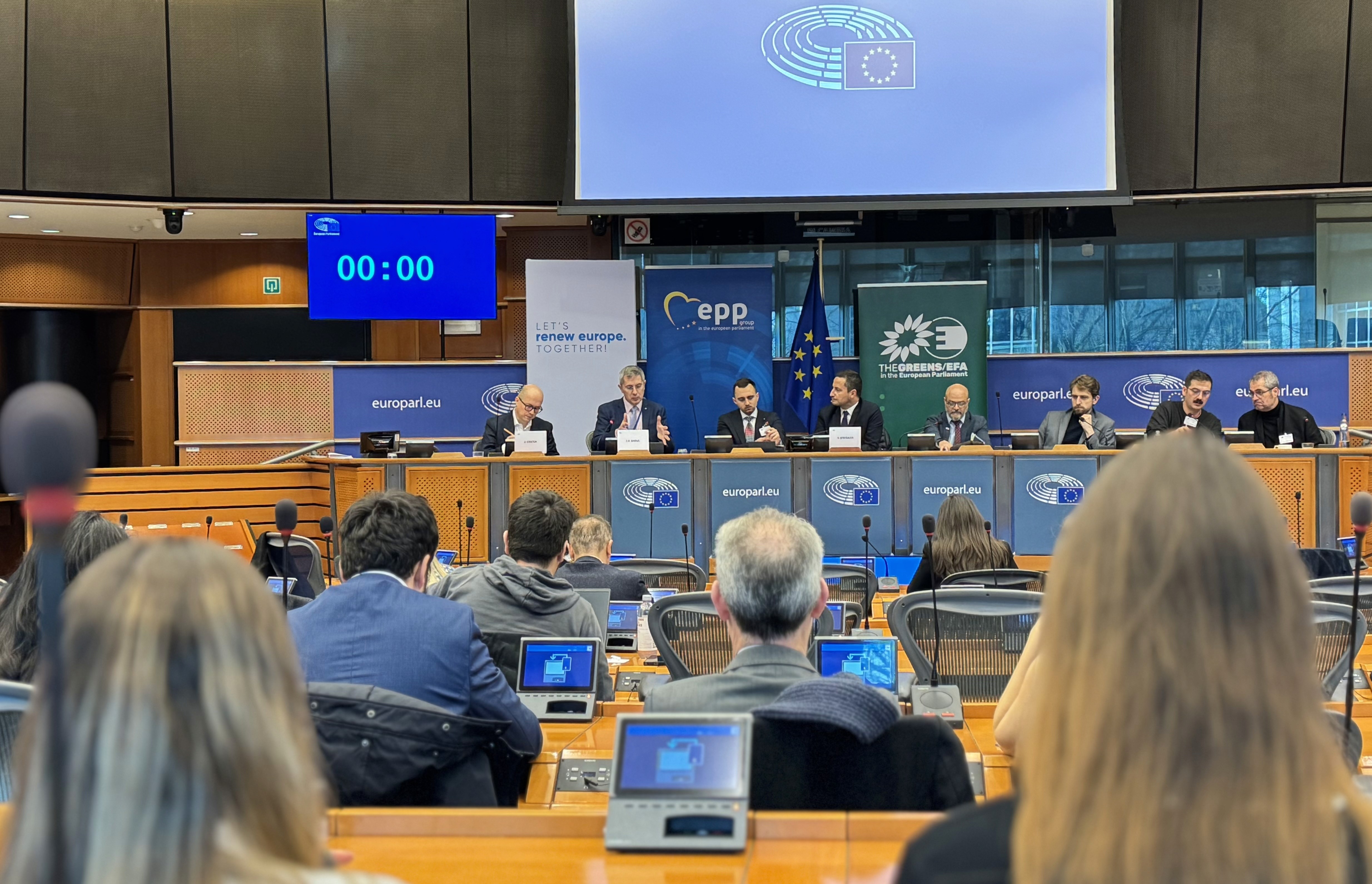 Conferința „Interferența străină în alegerile din România, Moldova și Polonia: Cum ne putem proteja mai bine democrația?”