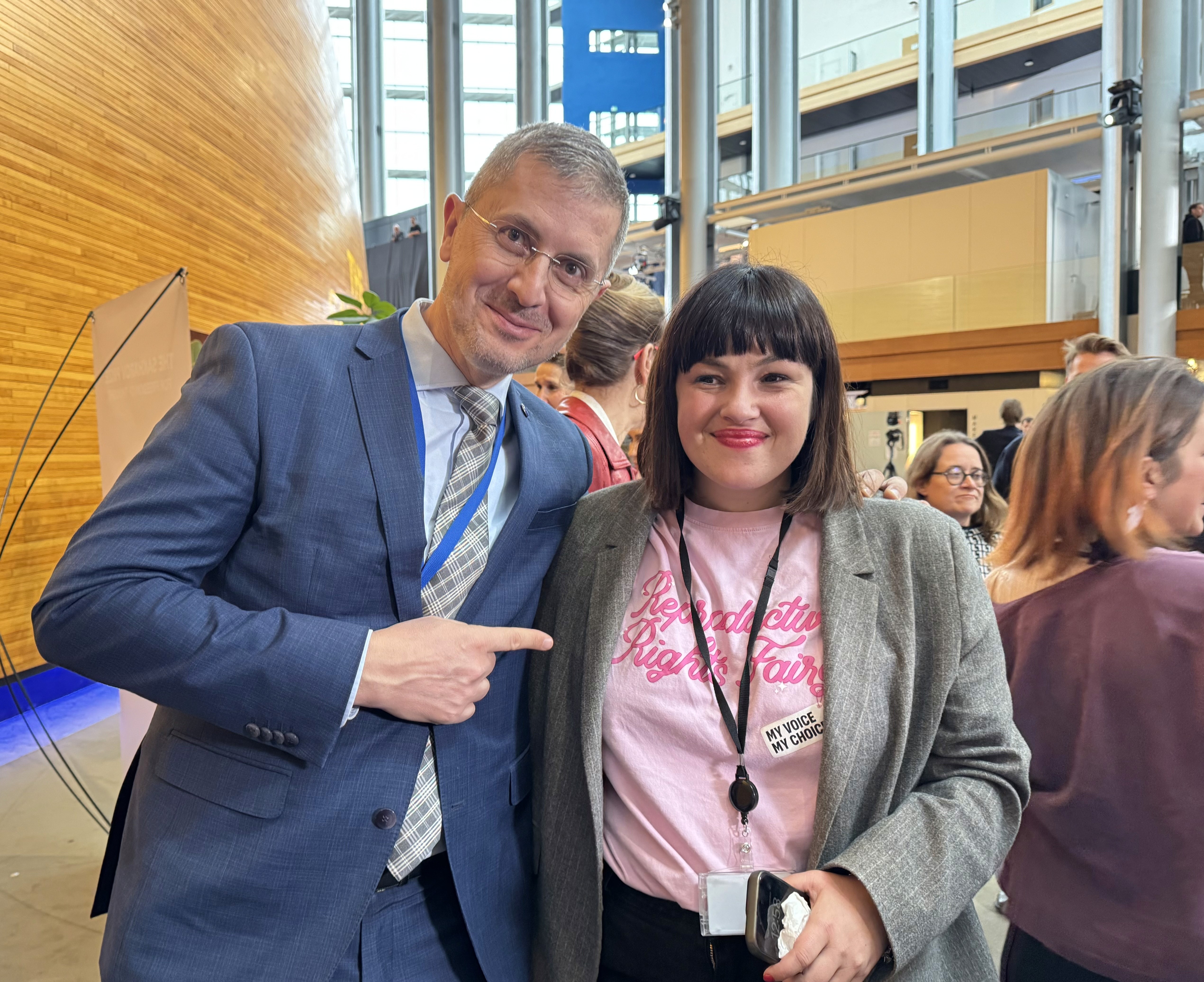 Inițiativa cetățenească „My Voice, My Choice”: Un pas înainte pentru drepturile femeilor în Uniunea Europeană