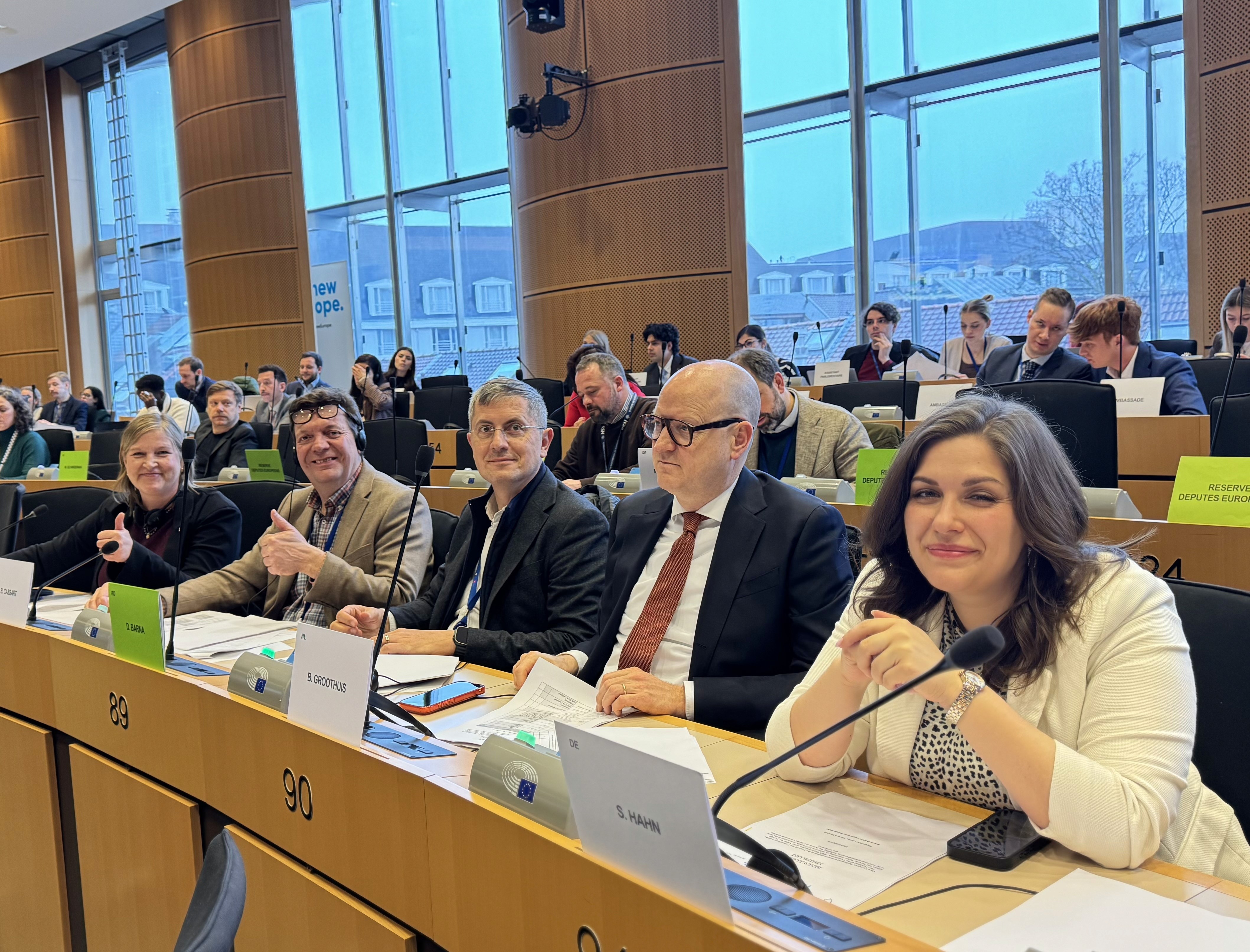 Parlamentul European face încă un pas pentru simplificare și debirocratizare în sprijinul întreprinderilor europene prin Omnibus IV 